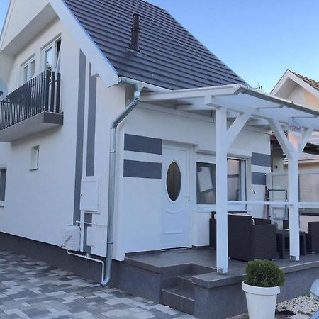 Rita Apartmanhaz Buk Ngoại thất bức ảnh