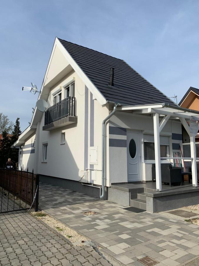 Rita Apartmanhaz Buk Ngoại thất bức ảnh