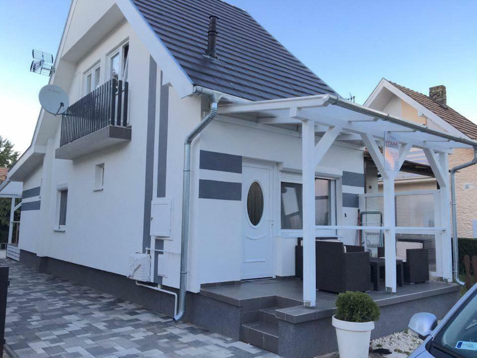 Rita Apartmanhaz Buk Ngoại thất bức ảnh
